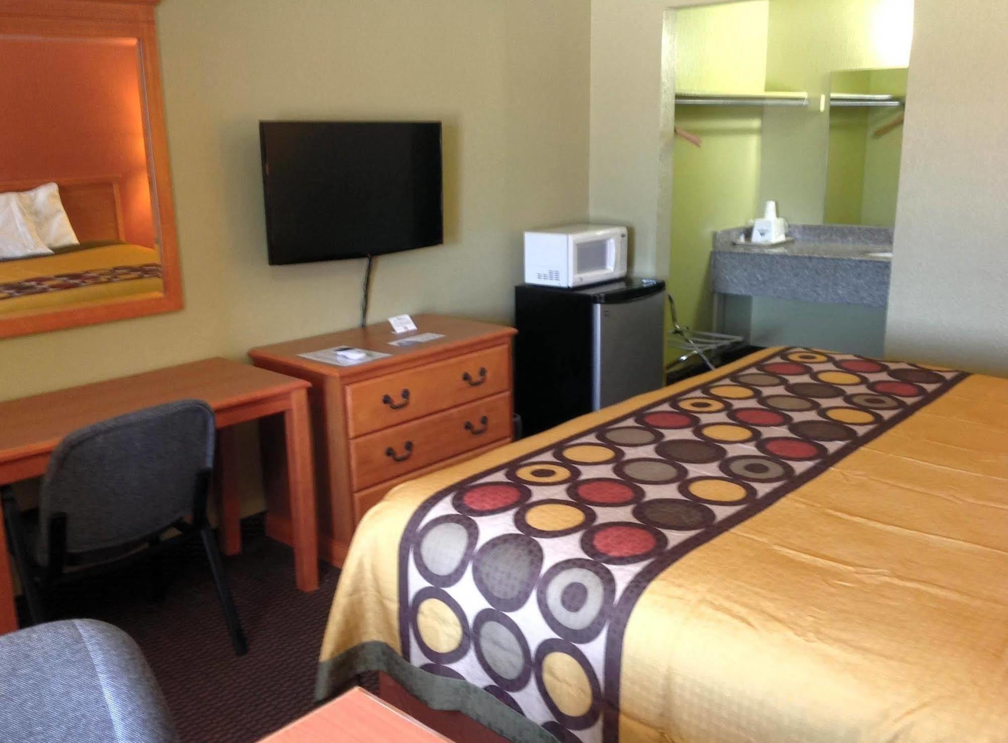 Americas Best Value Inn Pryor Pryor Creek Exteriör bild